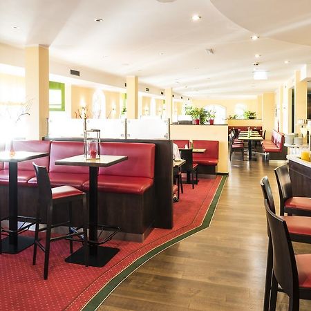 Hotel Karl-Wirt بيرشتولدسدورف المظهر الخارجي الصورة