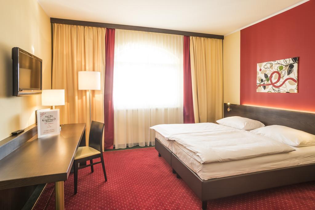 Hotel Karl-Wirt بيرشتولدسدورف المظهر الخارجي الصورة